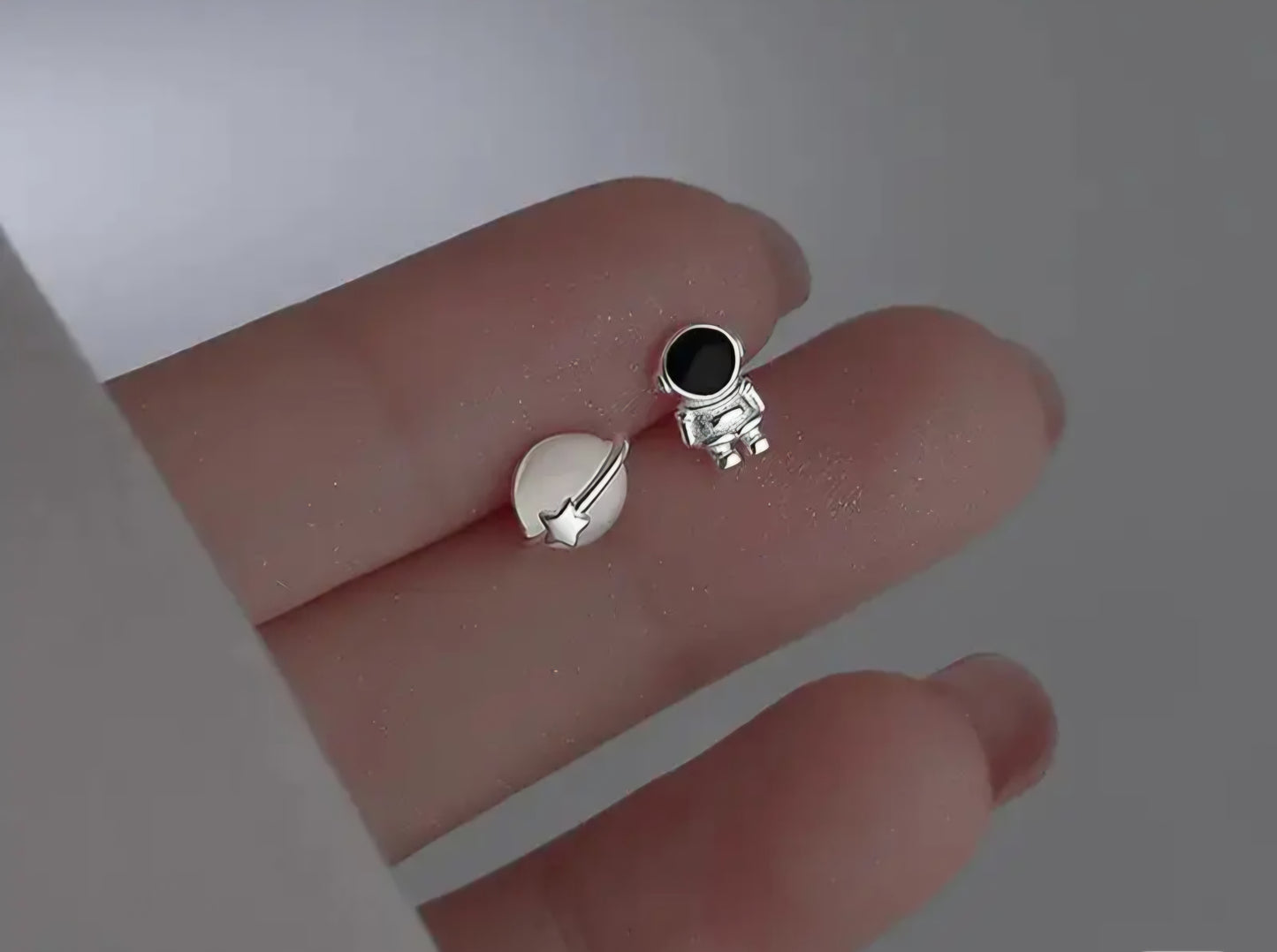 Ladies Astronaut and Planet Asymmetrical Earrings, Elegante Minimalist Design Hypoallergenic Studs, Jewelry