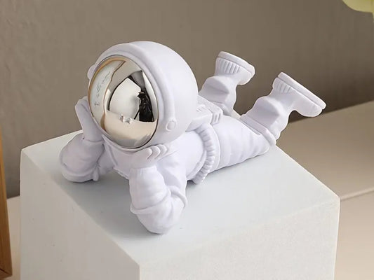 Creative Astronaut Ornament, Desktop Phone Holder, Tablet Holder, Astronaut Phone Holder, Office Desktop Phone Holder, Office Decor, Astronaut Theme Phone Holder Silver